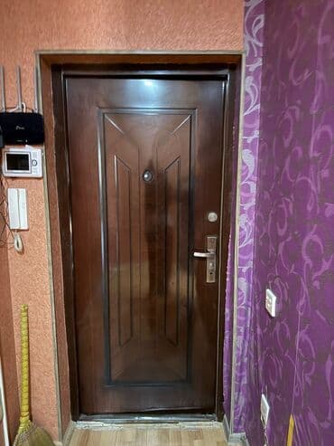 çöl qapi: Metall giriş qapısı - Material: möhkəm metal korpus, ağac teksturalı — 1