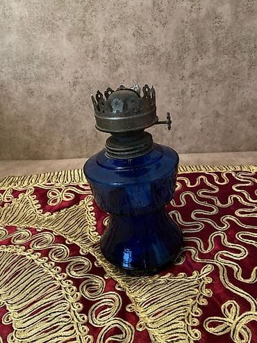 antik divan: Mavi şüşədən hazırlanmış klassik kerosin lampası - Material: qalın — 1