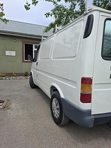 1993 bmw 318i: Ford Transit: 2.5 l | 1998 il 35800 km Van body type — 4