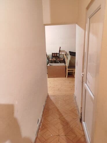 kiraye ev gəncə: Komsamol dairesinde kirayə ev. 300 AZN kombi daxil. binanın birinci — 6