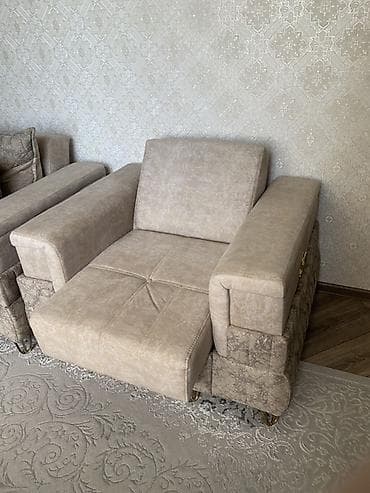 Ev və bağ: Bej rəngdə transformasiya olunan yumşaq mebel dəsti - Tərkib: 1 divan — 3