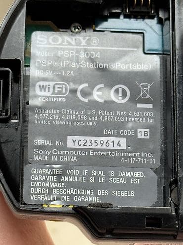 playsta: Sony PSP 3004 Tam işlək vəziyyətdə. Umd disk yeri işləyir. Üstündə 8gb — 9
