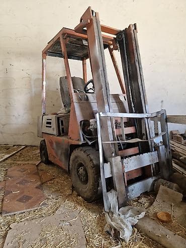 avtocar: Yükgötürən (forklift) Avtocar 1.5 tonluq. 3 silindir Toyota matoru. - — 1