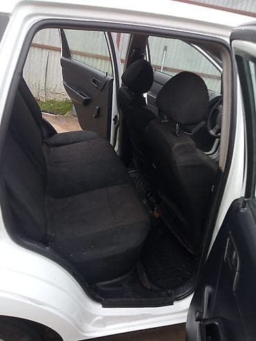 Продажа авто: , ağ rəng, 5 qapılı hetçbek. Xüsusiyyətlər: - Sürət qutusu: mexaniki — 4