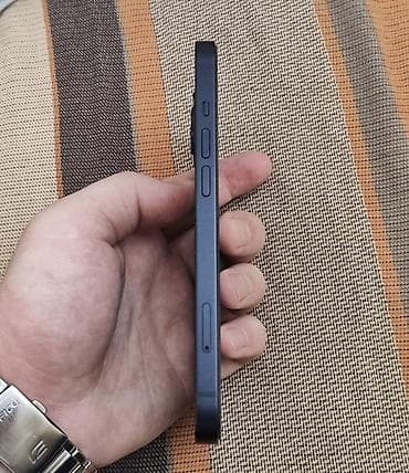 ayfon 4es: IPhone 13, Midnight — 4