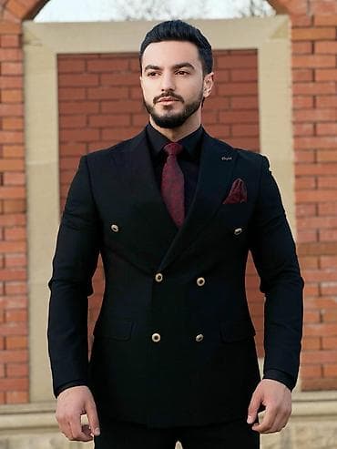 reqs paltarı: Kişi kostyum dəsti – qara rəngdə, ikiqat düymələmə (double-breasted) — 1