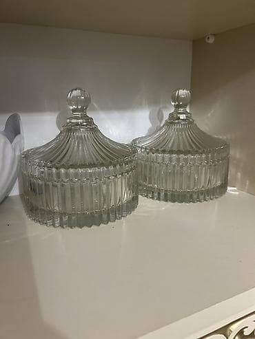 Şüşə qapaqlı qablar (2 si birlikde 25 azn)