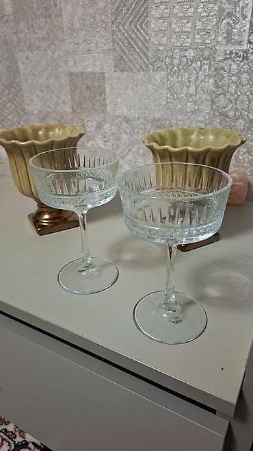 xrustal stəkanlar: Çexiya Bohemia xrustal 2 ədəd stəkan 30 manat, 6 xrustal stəkan və — 3