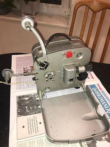 Sovet istehsalı portativ 8 mm film kamerası və tam aksesuar dəsti