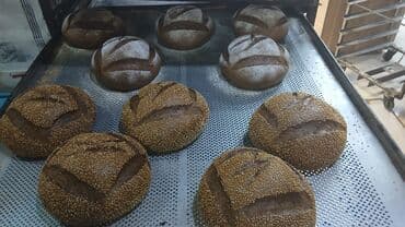 Ləpələr: Iş axtarıram Restoran çörəkləri bışiriəm Təsvir: - Təzə bişirilmiş — 4