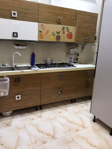 şəkidə həyət evləri: Satılır: həyət evi (təmirli, həyətli sahə) - Plan: girişdə eyvanlı — 32