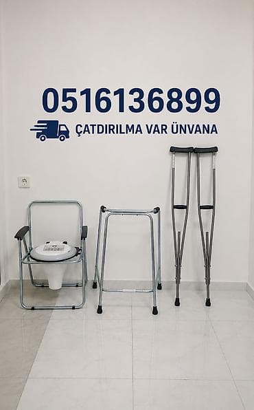 Yerimək üçün arabalar, çəliklər, əsalar, rollatorlar: Xəstə karşok çatdırılma var ünvana xəstə karşoku Əlillər üçün unitaz — 1