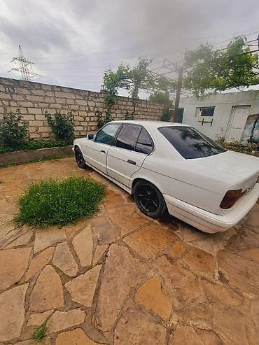 mercedes e 320: Barter var.BMW 5 Series E34 sedan – ağ rəngli, arxa ötürücülü. Klassik — 4