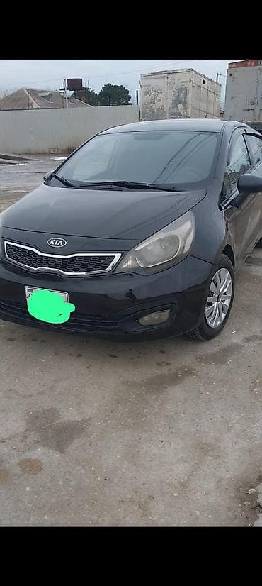 elantra arxa stop: Kia Rio sedan – qara rəng, 4 qapı, kompakt və qənaətcil şəhər — 7