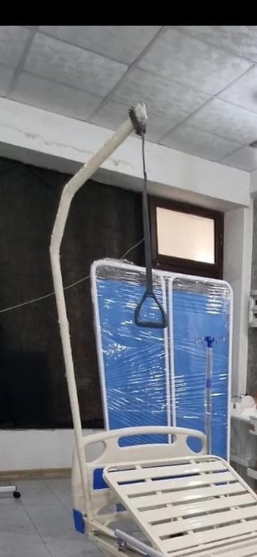 Xeste tutub qalxmaq ucun direķ tutacaq elnen tutur qalxir ozune