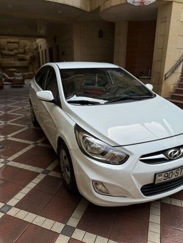 тойота камри 2012 цена: Hyundai Accent sedan – ağ rəng, 4 qapı, şəhər üçün rahat və ekonomik — 6
