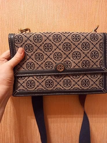 Tory Burch çiyin çantası - Model: monoqram naxışlı flap tipli çanta -