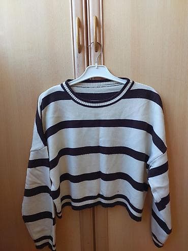 payız geyimləri: Don xaric digərləri 2ci əl geyimdir. Don 10 azn. digərlərinin qiyməti — 7