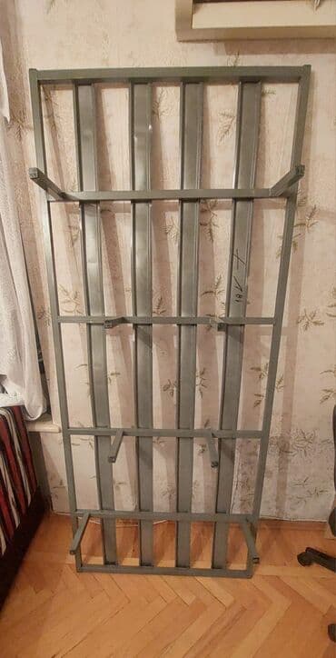 tek neferlik carpayilar: Təknəfərlik çarpayı, Bazasız, Matrassız, Siyirməsiz — 2