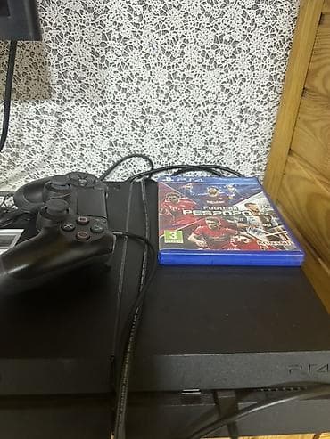 hard disk: Ps4 fat ideal vezyetde evde istifade olunub içersnde oyunlar var — 2