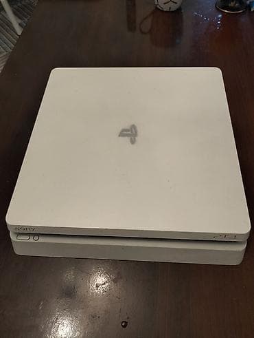 pleys: Sony PlayStation 2 (PS4) Slim – ağ rəng - Konsol: PS4 Slim, ağ — 1