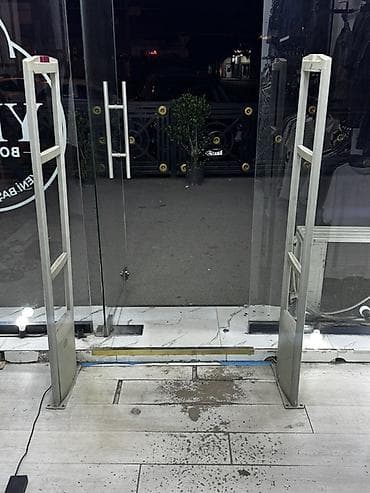 rfid: Mağaza girişinə quraşdırılan EAS (antitəhlükəsizlik) çərçivələri - — 1