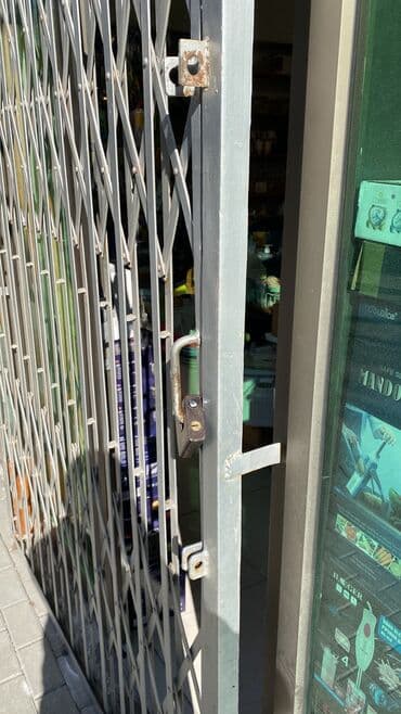 Jalüz qapılar Dəmir