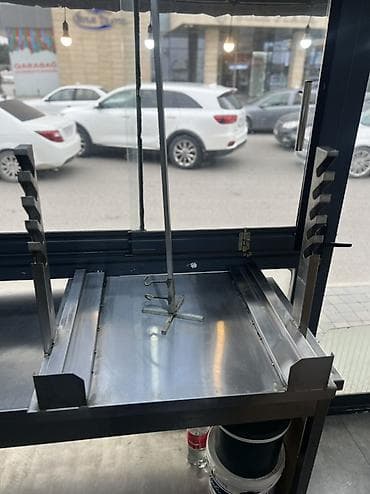 masa kafe: Paslanmayan poladdan hazırlanmış dönər kəsim və toplama stolu - — 1