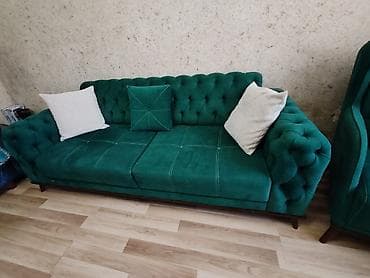 klasik mebel: Yumşaq mebel dəsti Tərkib: - 1 ədəd 3 nəfərlik divan (zümrüd-yaşıl — 3