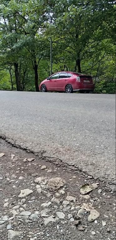 e39 m bufer: Toyota Prius (ikinci nəsil) – qırmızı gundelik verilir — 2