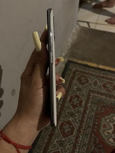 inter: Redmi smartfon - Model: Redmi Note 10 (şəkildəki arxa modul dizaynı — 3