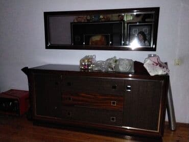 qoz sındıran: Qonaq otağı üçün mebel dəsti Tərkibi: - TV stendi: geniş mərkəzi TV — 4