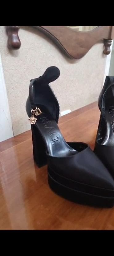 Qadın üçün zərif platformalı ayaqqabı 36 ölçü - Rəng: qara - Model