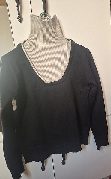 Qara qadın sviteri - Model: V-yaxa, uzunqol - Rəng: Tünd qara (boz