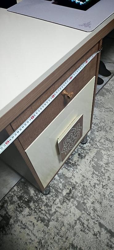 kunc diva: Künc masa, Polkalı, Siyirməli, Taxta, Zəmanətsiz, Kredit yoxdur — 2