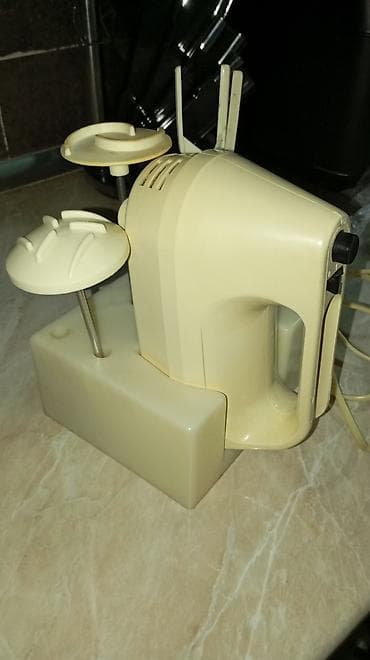 Mətbəx üçün elektrikli mikser (stasionar baza ilə) - Rəng: krem -