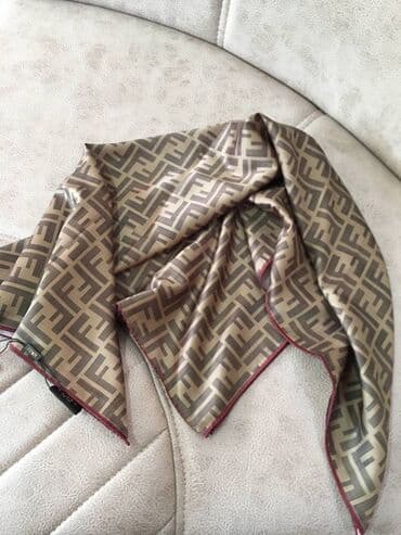 вещи бу купить: Brend şərflərin və yaylıqların replikası, qiymətlər 25 manatdan — 10