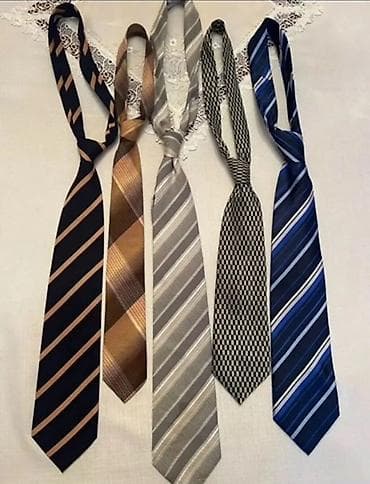 Corab və alt paltarı: Kişi qalstukları dəsti satılır.Ən ucuzu 5manat. - Müxtəlif rəng və — 5