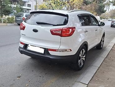 bmw 528 2013: Kia Sportage: 2.4 l | 2013 il Krossover — 5