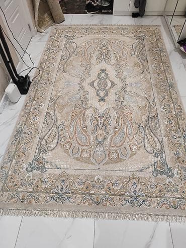 Zərif klassik naxışlı xalça - Rəng palitrası: bej, krem, boz, açıq