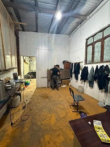 Qarajlar: Şəhərin mərkəzində ( Heyder Eliyev pr. Çinar plazanın yanı)120 m2 — 4