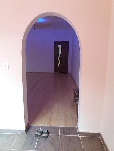gence gulustan qesebesinde evler: 2 otaqlı, 68 kv. m, Kredit yoxdur, Orta təmir — 4