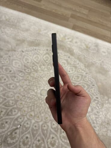 resmi not 13: Redmi Note 13, qara rəngdədir. Adaptoru, qutusu və s. yerli — 3