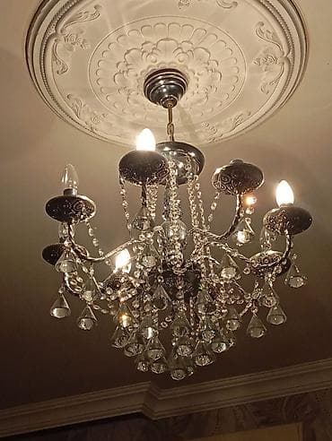 ad gunu samlari: Çılçıraq, 6 lampa, Metal — 1