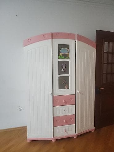 Təcili satılır qız otağı üçün mebel dəsti Tərkibi: - 4 qapılı böyük — 4