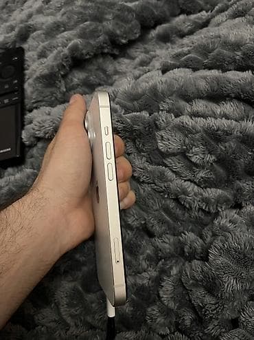 google pixel fold: IPhone 14, Ağ, Simsiz şarj — 3