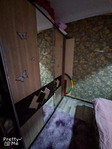 Yataq destdi Embovodun Ünvan xırdalan köhne bazar yanı 500 azn.özünüz — 2