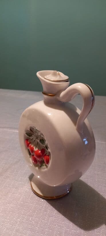 qedmi qablar: Qedimi qab.25 manat — 2