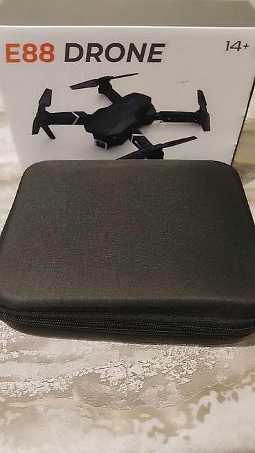 телефон fly q200i swivel: E88 Drone – qatlanan korpuslu, Xüsusiyyətlər: - Kompakt, qatlanan — 1