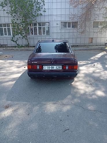 senedsiz masin: Mercedes-Benz 190 (W201): 1.8 l | 1992 il Sedan — 5